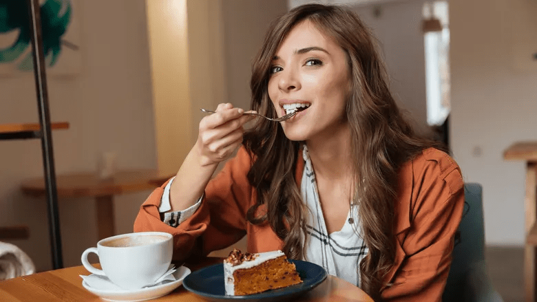 Чому завжди є місце для десерту: наукове пояснення «другого шлунку»