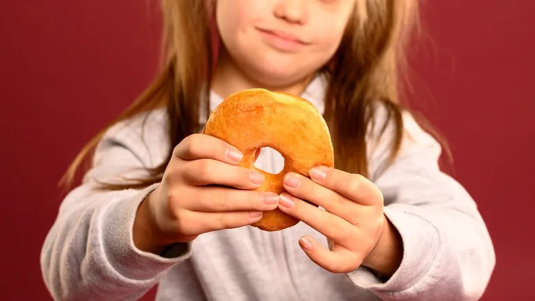 Дитяче ожиріння: вчені назвали критичний вік, коли ще можна змінити майбутнє підлітка