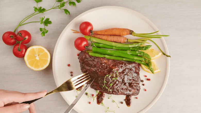 М’ясоїди частіше доживають до 100 років – дослідження